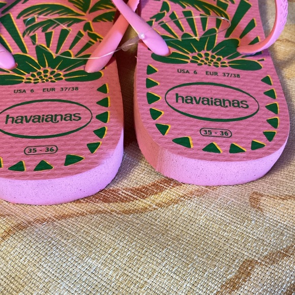 NWOT pink and green Havaianas size 35/36, US size 6. Purchased in Rio de Janiero - Picture 4 of 6
